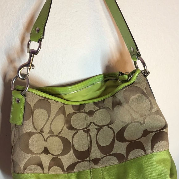 Spacious Green Coach Purse - Picture 5 of 8